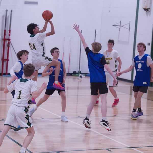 Webutuck hosts HVRHS for basketball scrimmage