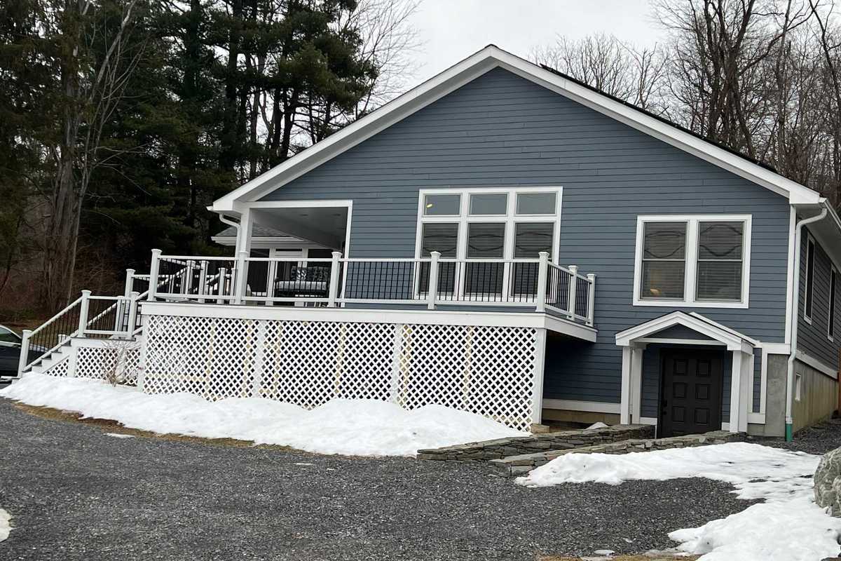 Stanford real estate market sees bump in October sales